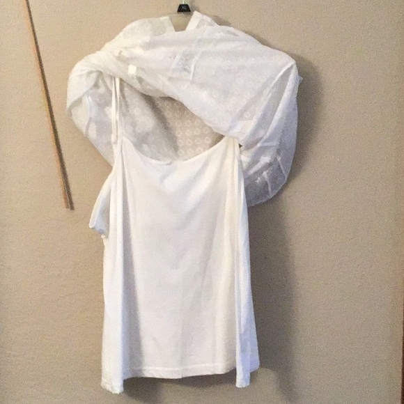 CLASIC 2 pc feminine white top with matching camisole / XL runs small - Picture 4 of 7